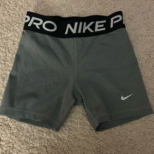 grey size xs nike pros
